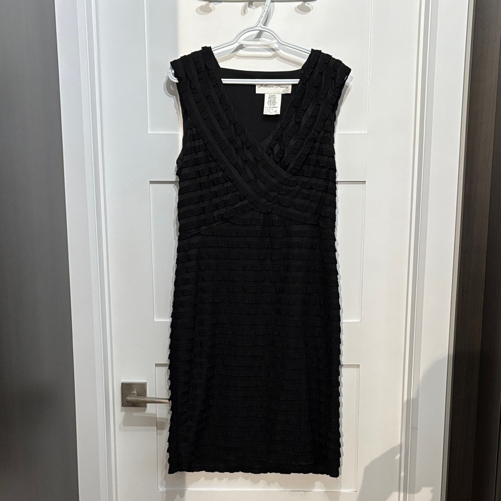 Elegant Black Sleeveless Dress